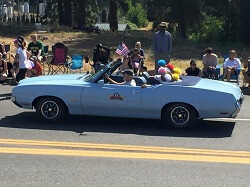 WAAAM's 1970 Oldsmobile 442 during the 2017 Hood River Independance Day Parade.